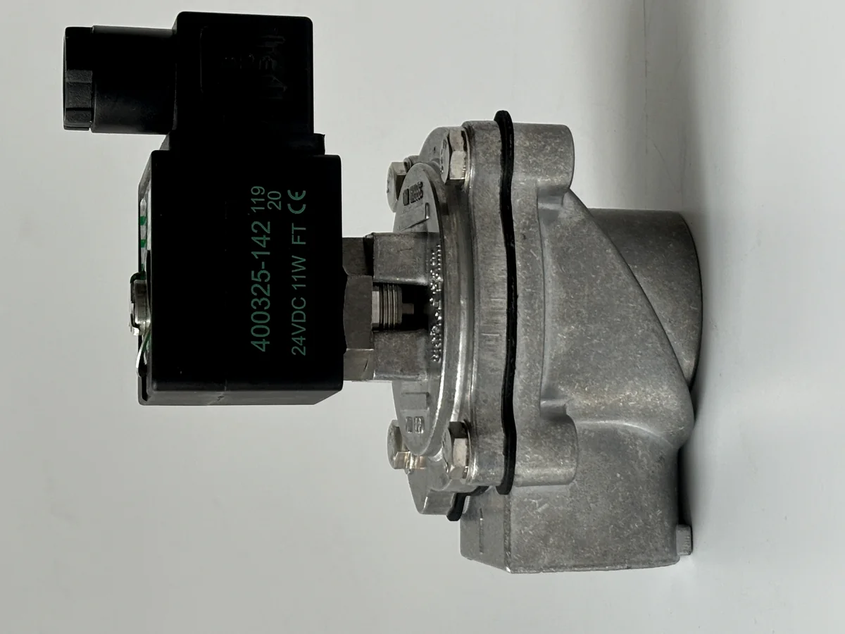 Right-angle pulse jet valve with pilot coil